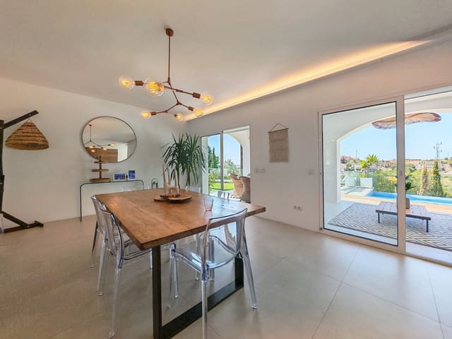 3 sypialnia Willa na sprzedaż w Riviera del Sol, Mijas z basenem garażem - 1 280 000 € (Ref: 9751979)