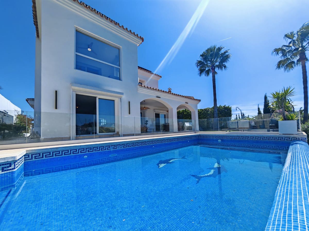 3 slaapkamer Villa te koop in Riviera del Sol met zwembad garage - € 1.280.000 (Ref: 9751979)