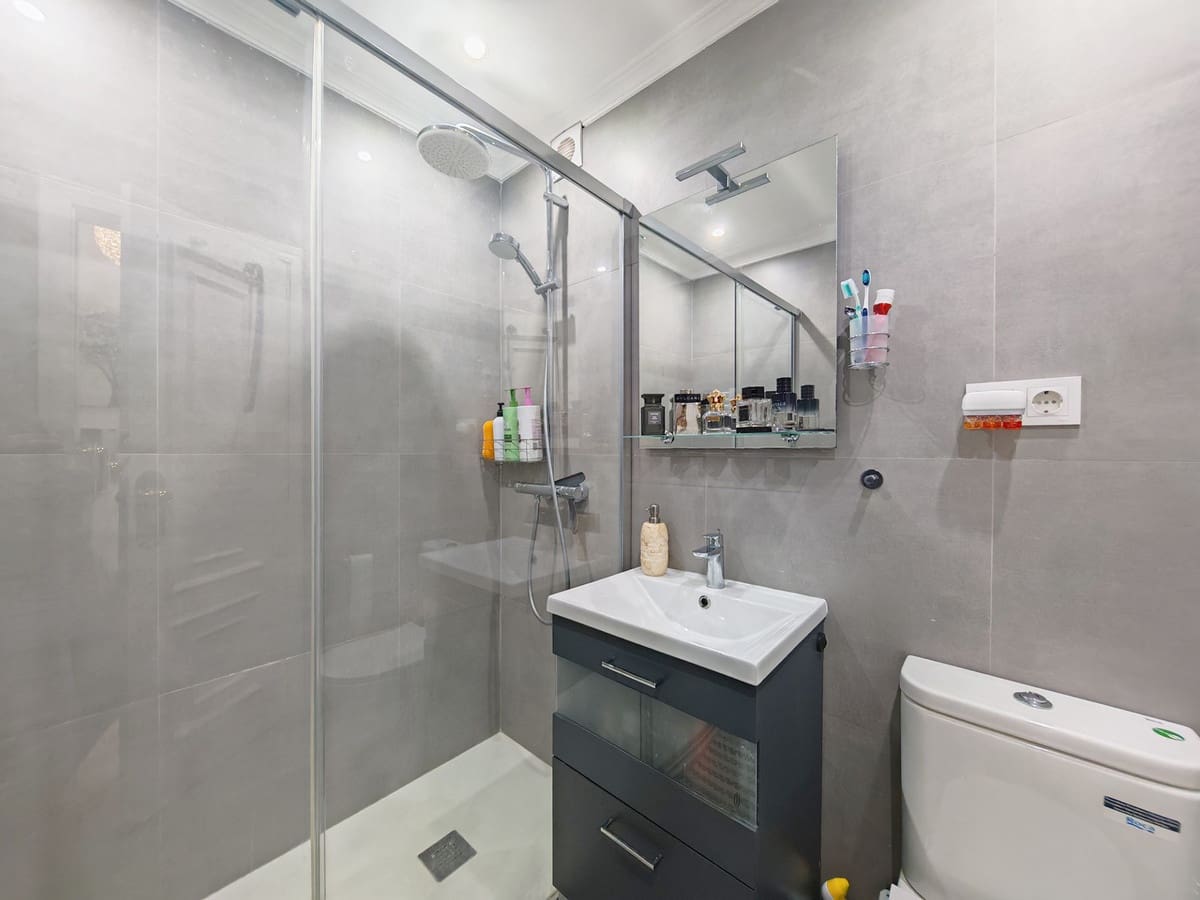 2 bedroom Apartment for sale in Riviera del Sol with pool - € 325,000 (Ref: 9751980)