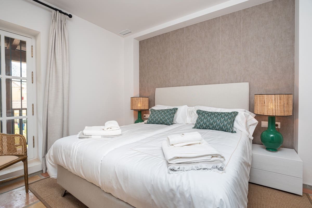 35 soverom Hotell til salgs i Fuengirola med svømmebasseng garasje - € 5 950 000 (Ref: 9755618)