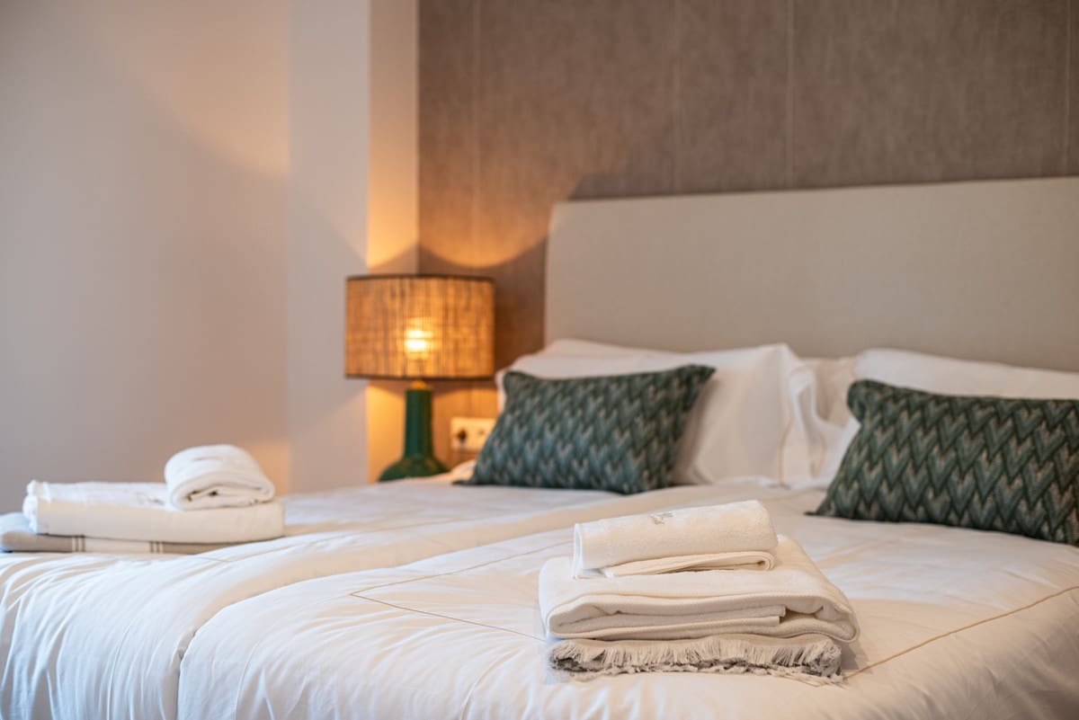 35 soverom Hotell til salgs i Fuengirola med svømmebasseng garasje - € 5 950 000 (Ref: 9755618)