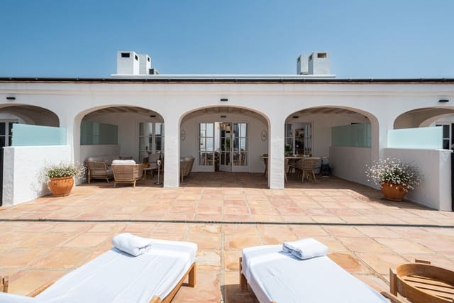 35 soverom Hotell til salgs i Fuengirola med svømmebasseng garasje - € 5 950 000 (Ref: 9755618)