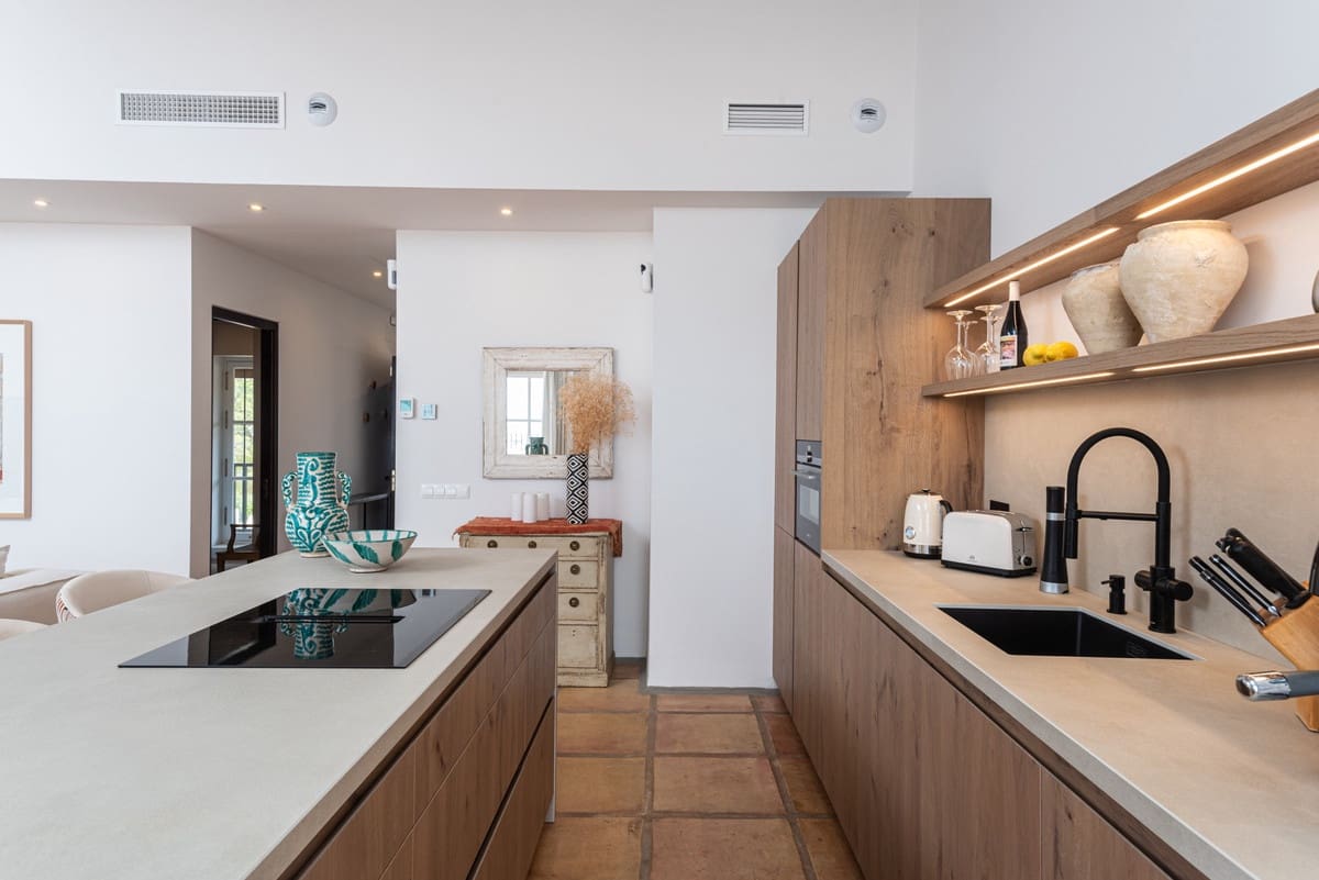 35 soveværelse Hotel til salg i Fuengirola med swimmingpool garage - € 5.950.000 (Ref: 9755618)