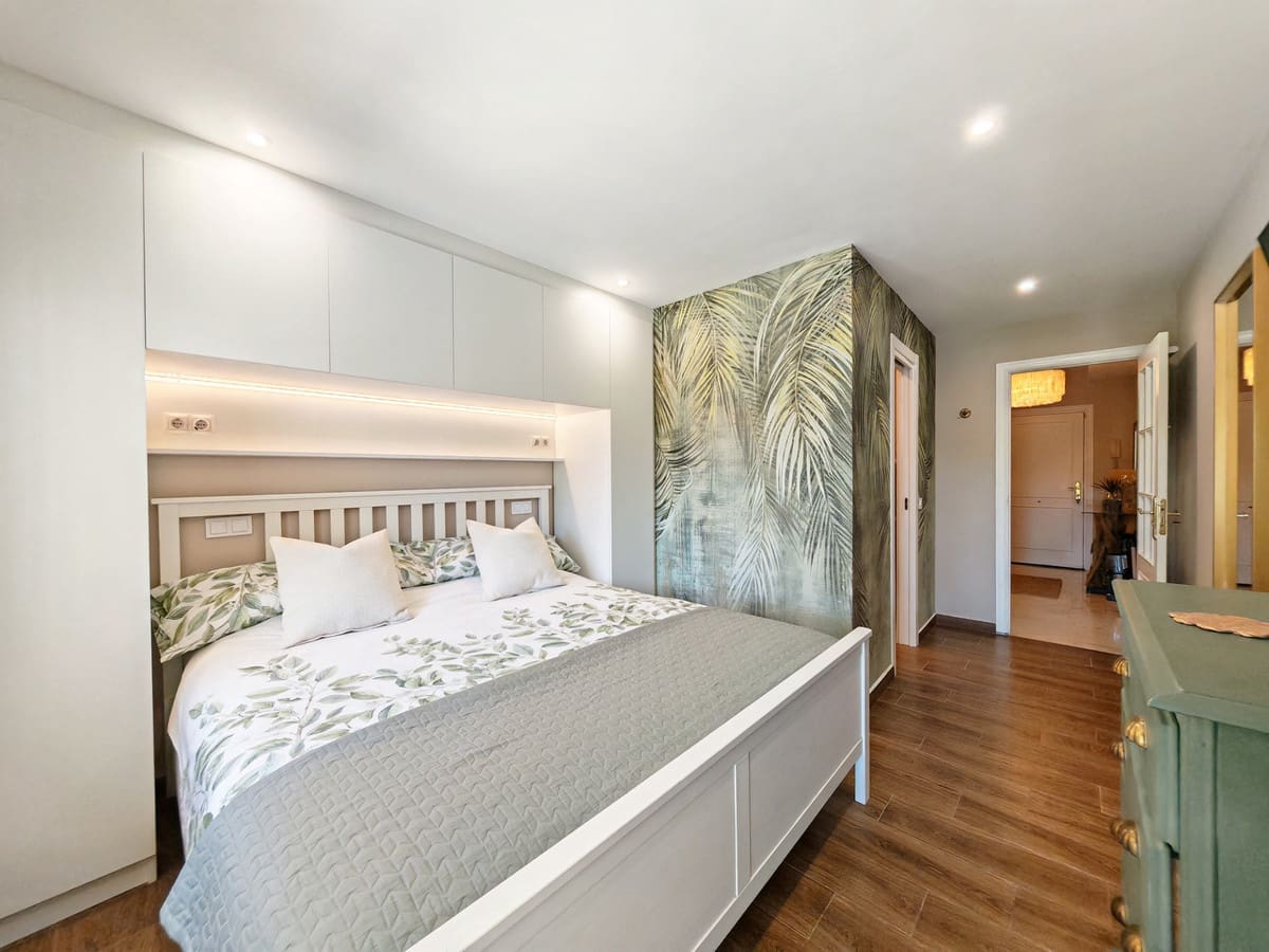 4 quarto Moradia para venda em Calahonda com piscina - 1 150 000 € (Ref: 9788368)