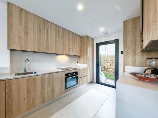 3 camera da letto Villetta Bifamiliare in vendita in Estepona con piscina garage - 785.000 € (Rif: 9788764)