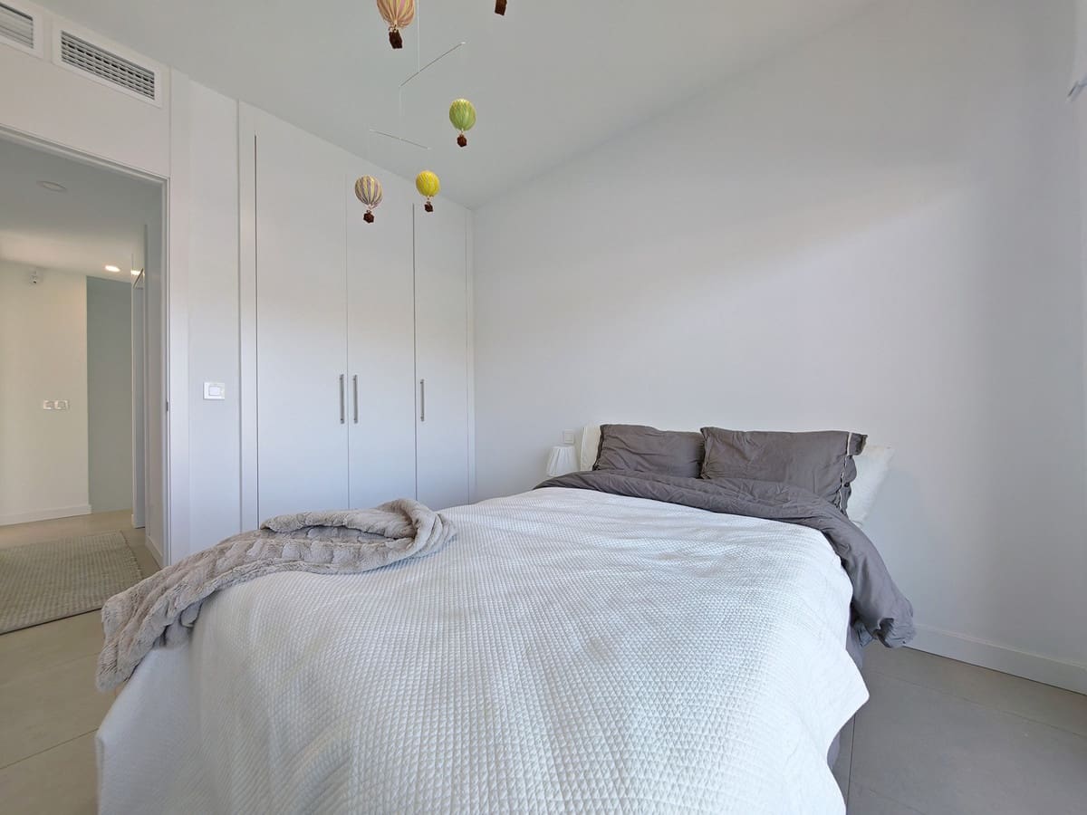 3 soveværelse Semi-Rækkehus til salg i Estepona med swimmingpool garage - € 785.000 (Ref: 9788764)
