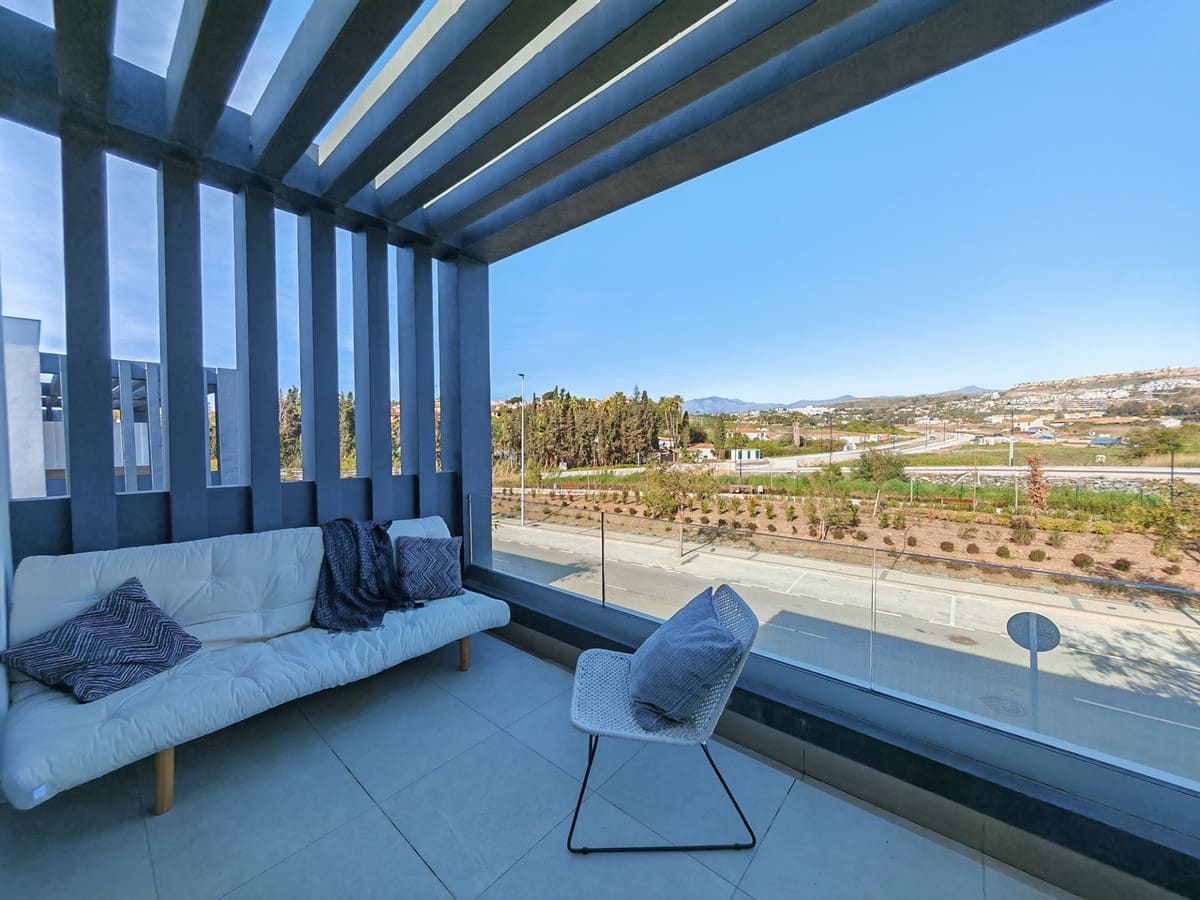 3 soveværelse Semi-Rækkehus til salg i Estepona med swimmingpool garage - € 785.000 (Ref: 9788764)
