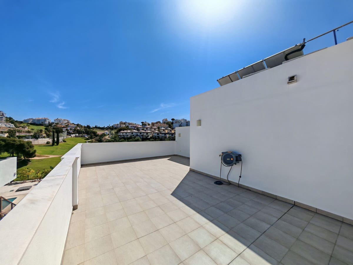 3 camera da letto Villetta Bifamiliare in vendita in Riviera del Sol con piscina garage - 900.000 € (Rif: 9791010)