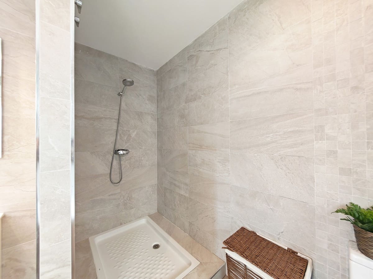 3 camera da letto Villetta Bifamiliare in vendita in Riviera del Sol con piscina garage - 900.000 € (Rif: 9791010)