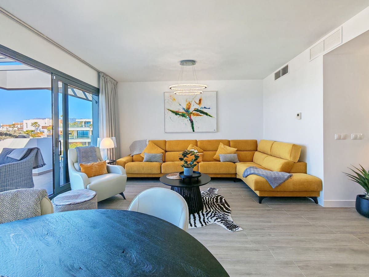 3 quarto Penthouse para venda em Cabopino com piscina - 1 050 000 € (Ref: 9799211)