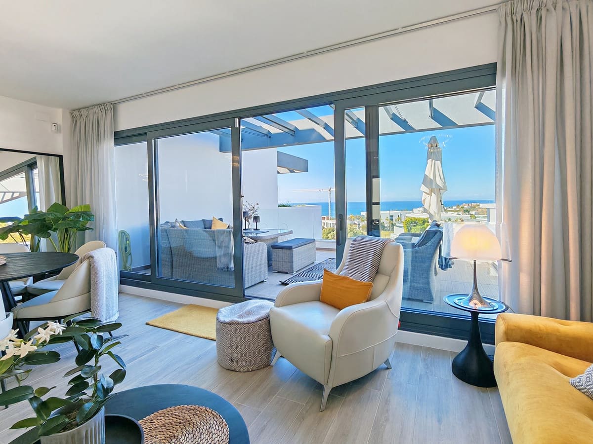 3 quarto Penthouse para venda em Cabopino com piscina - 1 050 000 € (Ref: 9799211)