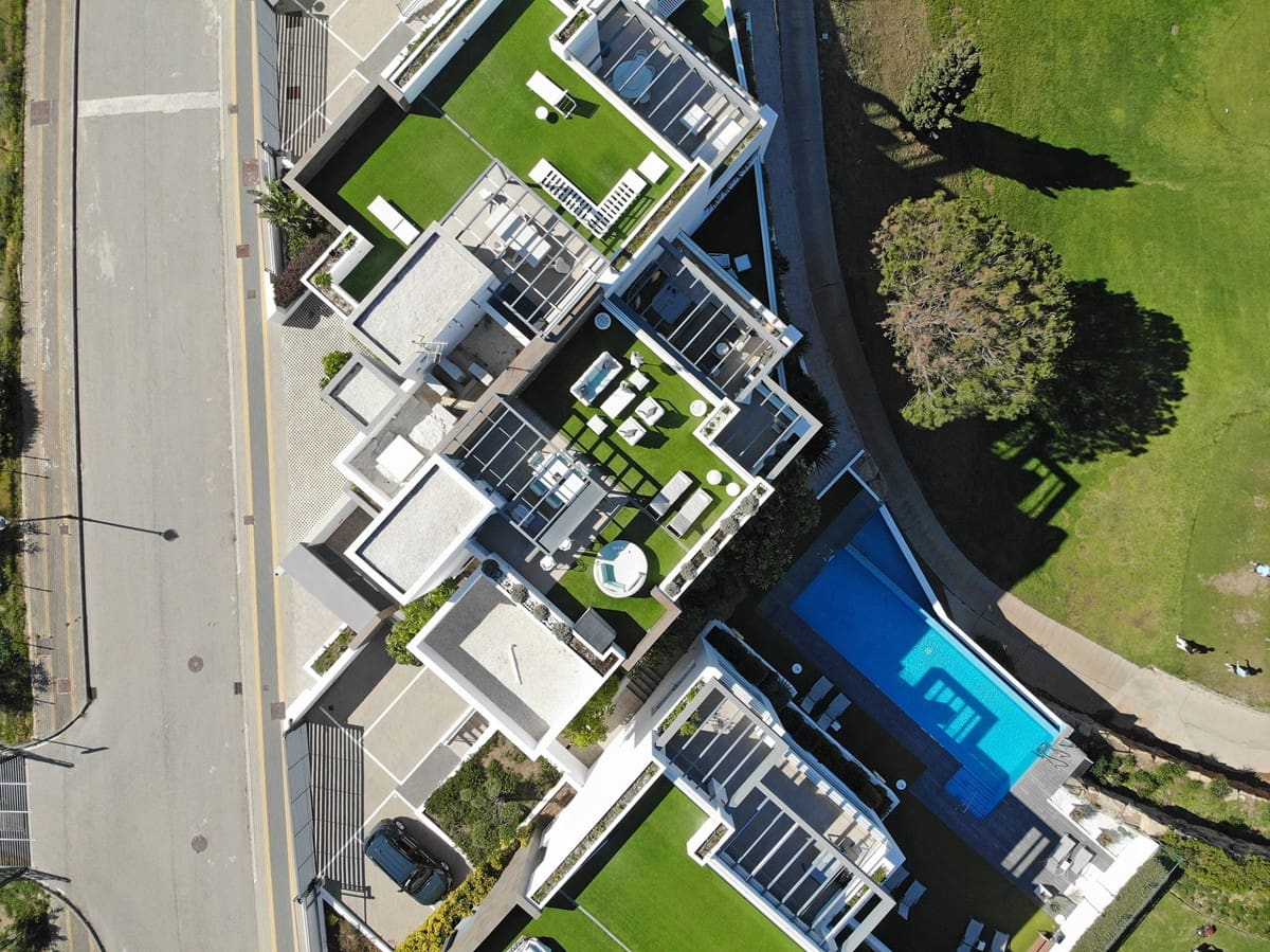 3 quarto Penthouse para venda em Cabopino com piscina - 1 050 000 € (Ref: 9799211)