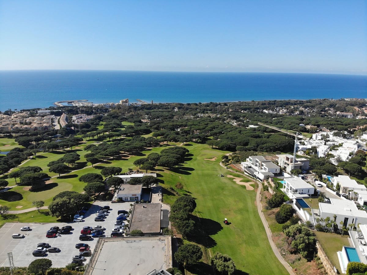 3 soveværelse Penthouse til salg i Cabopino med swimmingpool - € 1.050.000 (Ref: 9799211)