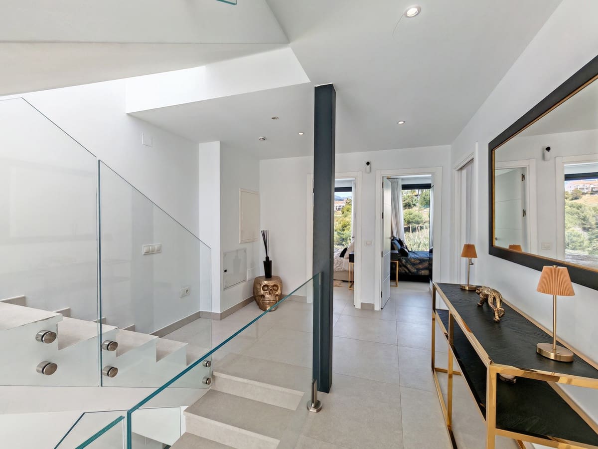 5 soverom Villa til salgs i Estepona med svømmebasseng - € 1 450 000 (Ref: 9804271)