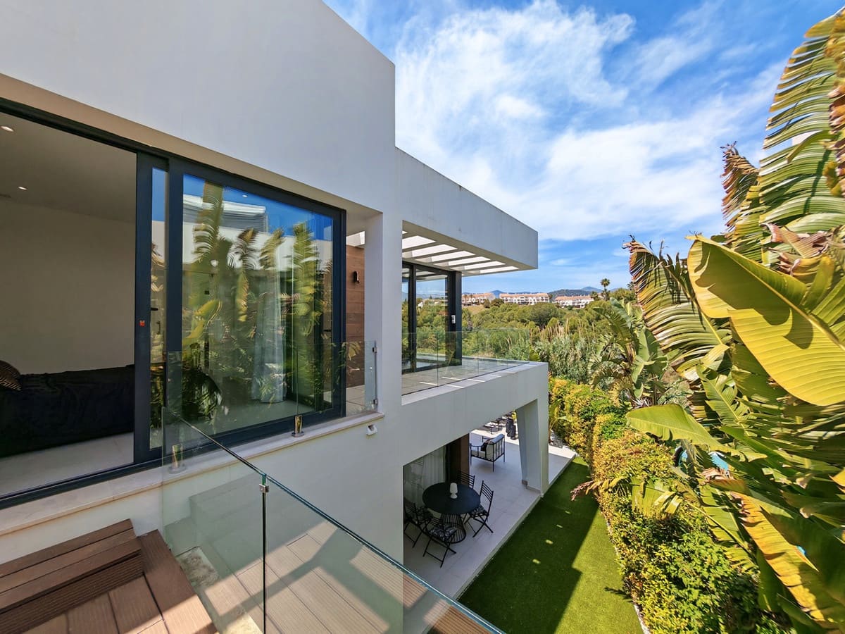 5 soverom Villa til salgs i Estepona med svømmebasseng - € 1 450 000 (Ref: 9804271)