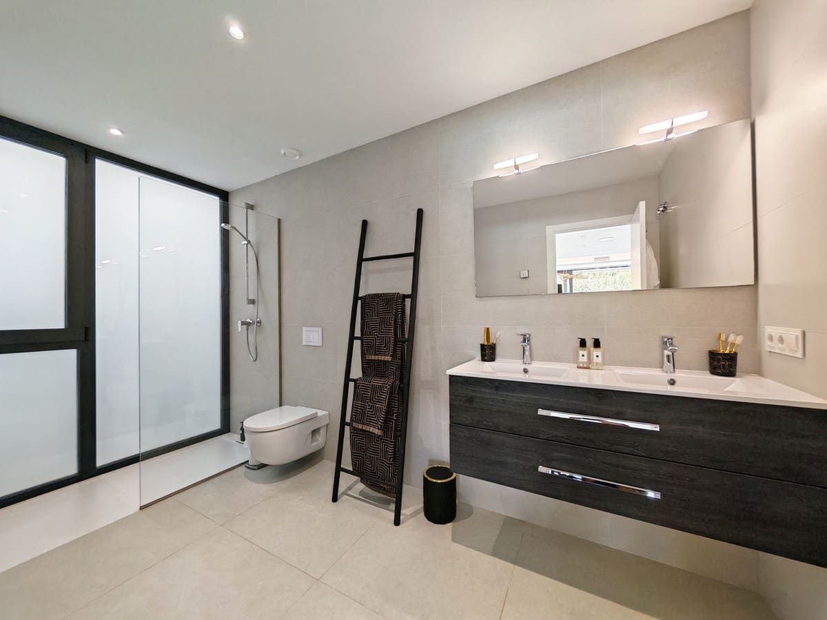 5 soverom Villa til salgs i Estepona med svømmebasseng - € 1 450 000 (Ref: 9804271)