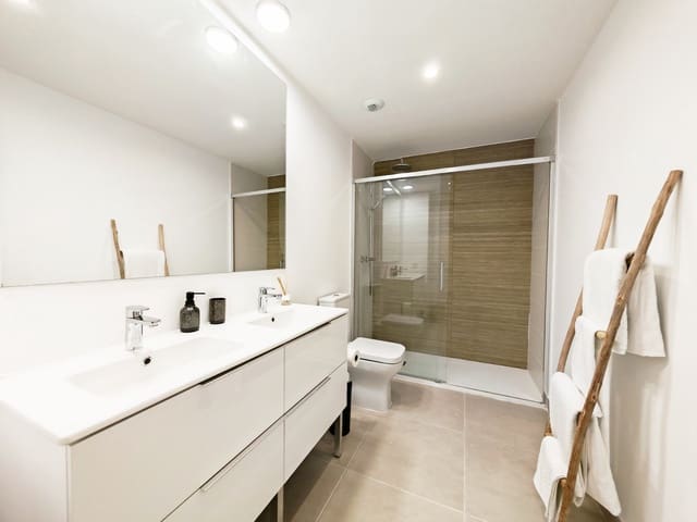 Apartamento de 2 habitaciones en Cancelada, Estepona en alquiler con piscina garaje - 2.800 € (Ref: 9804272)