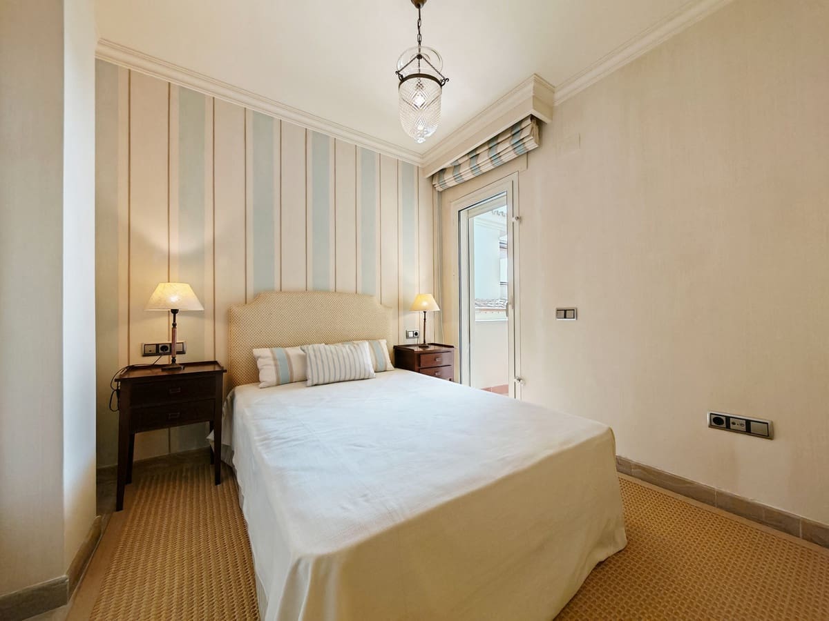 3 bedroom Apartment for rent in Marbella with pool garage - € 3,950 (Ref: 9807926)