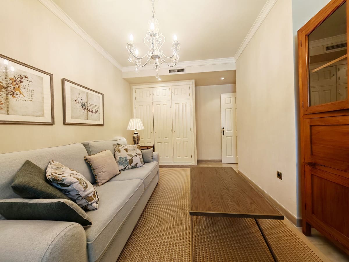 3 bedroom Apartment for rent in Marbella with pool garage - € 3,950 (Ref: 9807926)