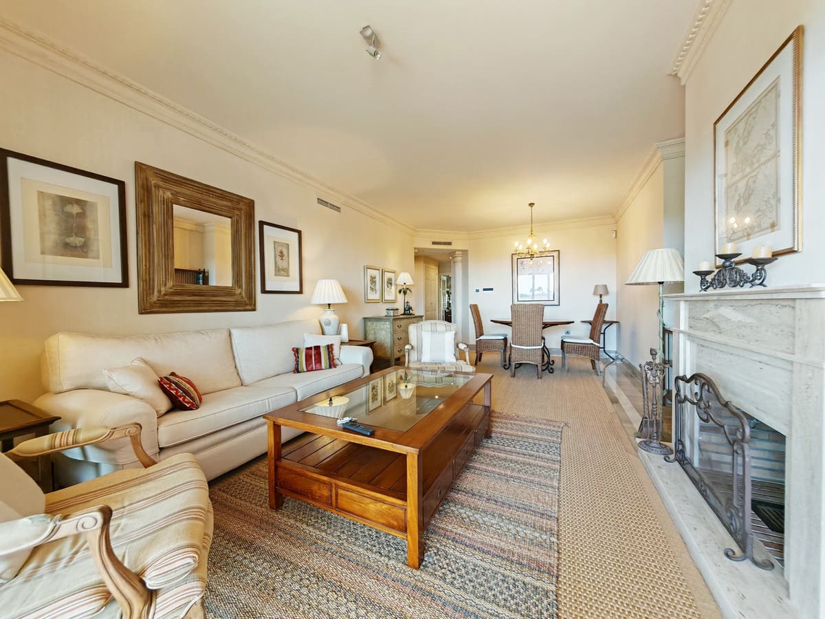 3 bedroom Apartment for rent in Marbella with pool garage - € 3,950 (Ref: 9807926)