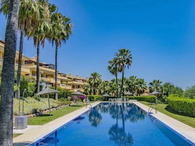 3 soverom Leilighet til leie i Marbella med svømmebasseng garasje - € 3 800 (Ref: 9807926)