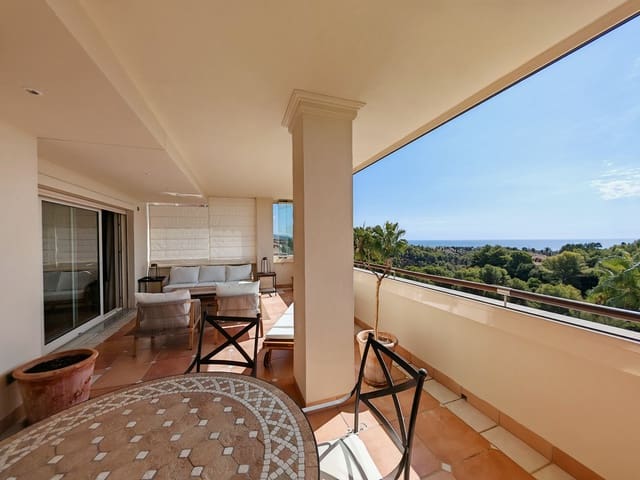 3 quarto Apartamento para arrendar em Marbella com piscina garagem - 3 800 € (Ref: 9807926)