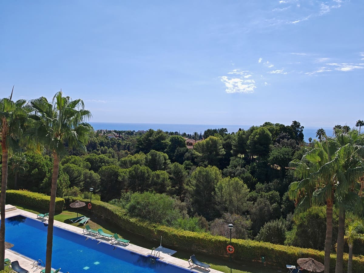 3 slaapkamer Appartement te huur in Marbella met zwembad garage - € 3.800 (Ref: 9807926)