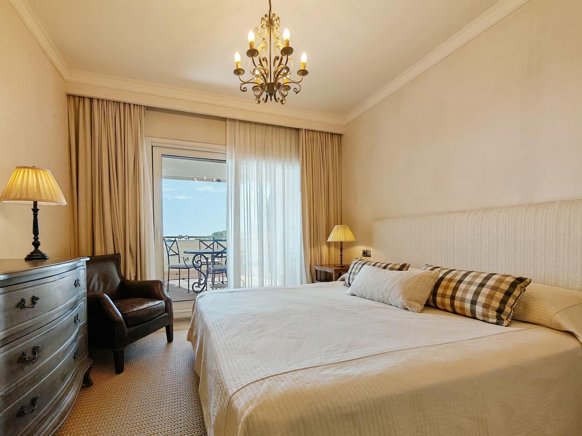 3 slaapkamer Appartement te huur in Marbella met zwembad garage - € 3.800 (Ref: 9807926)