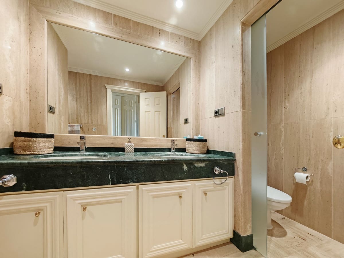 3 slaapkamer Appartement te huur in Marbella met zwembad garage - € 3.800 (Ref: 9807926)