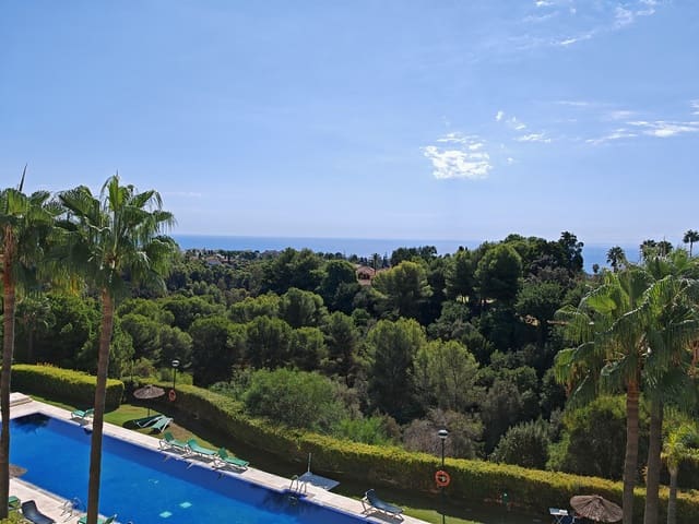 3 quarto Apartamento para arrendar em Marbella com piscina garagem - 3 800 € (Ref: 9807926)