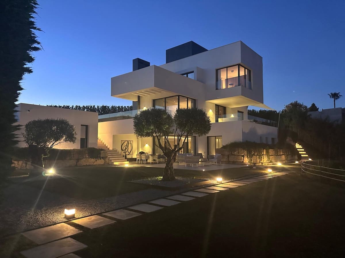 5 slaapkamer Villa te koop in Benahavis met zwembad garage - € 2.995.000 (Ref: 9822885)
