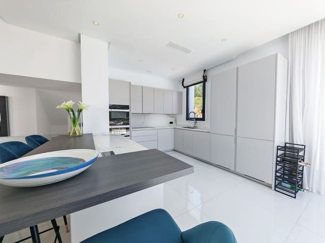 5 slaapkamer Villa te koop in Benahavís met zwembad garage - € 2.995.000 (Ref: 9822885)