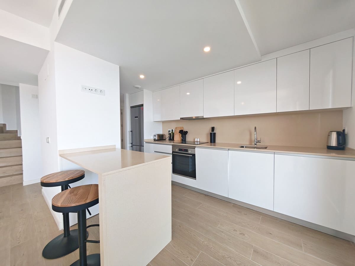 4 slaapkamer Appartement te koop in Estepona met zwembad garage - € 845.000 (Ref: 9825219)