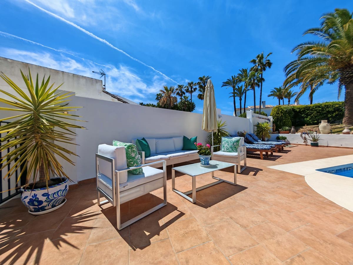 Chalet de 3 habitaciones en Calahonda en venta con piscina garaje - 1.155.000 € (Ref: 9829064)