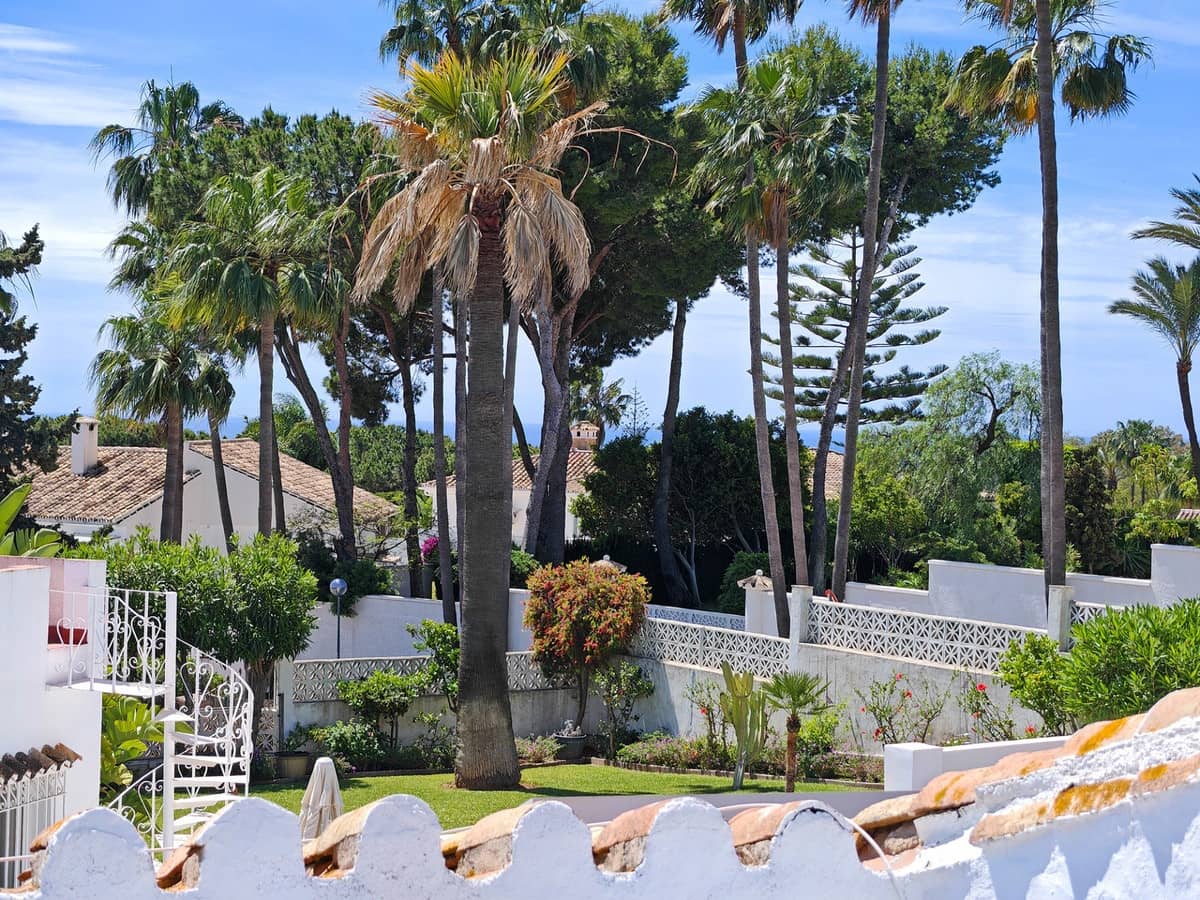 Chalet de 3 habitaciones en Calahonda en venta con piscina garaje - 1.155.000 € (Ref: 9829064)