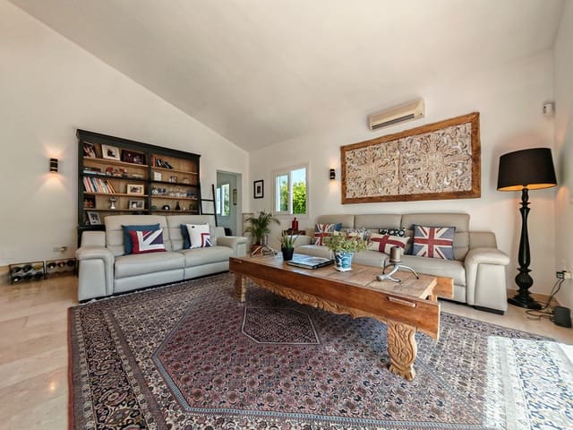 Chalet de 3 habitaciones en Calahonda, Mijas en venta con piscina garaje - 1.155.000 € (Ref: 9829064)