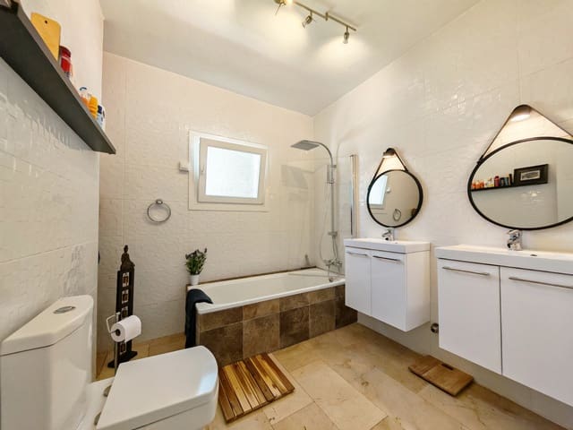 3 chambre Villa/Maison à vendre à Calahonda, Mijas avec piscine garage - 1 155 000 € (Ref: 9829064)