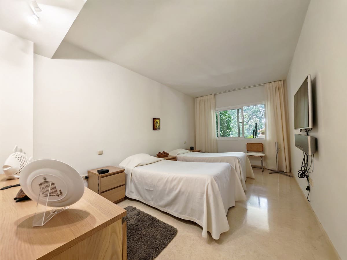 2 quarto Apartamento para venda em Elviria com piscina garagem - 367 000 € (Ref: 9839220)