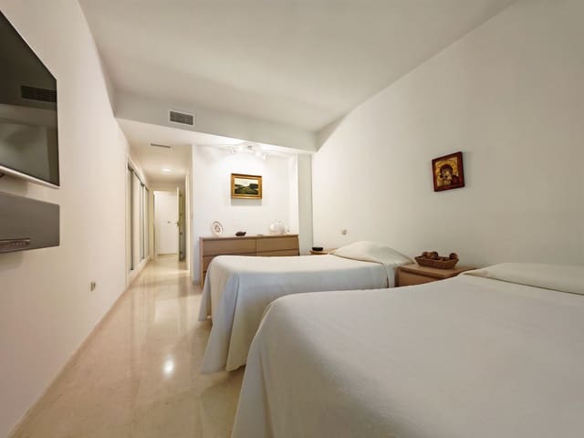 2 quarto Apartamento para venda em Elviria, Marbella com piscina garagem - 367 000 € (Ref: 9839220)