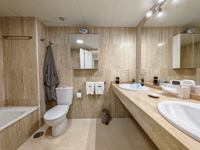 2 quarto Apartamento para venda em Elviria, Marbella com piscina garagem - 367 000 € (Ref: 9839220)