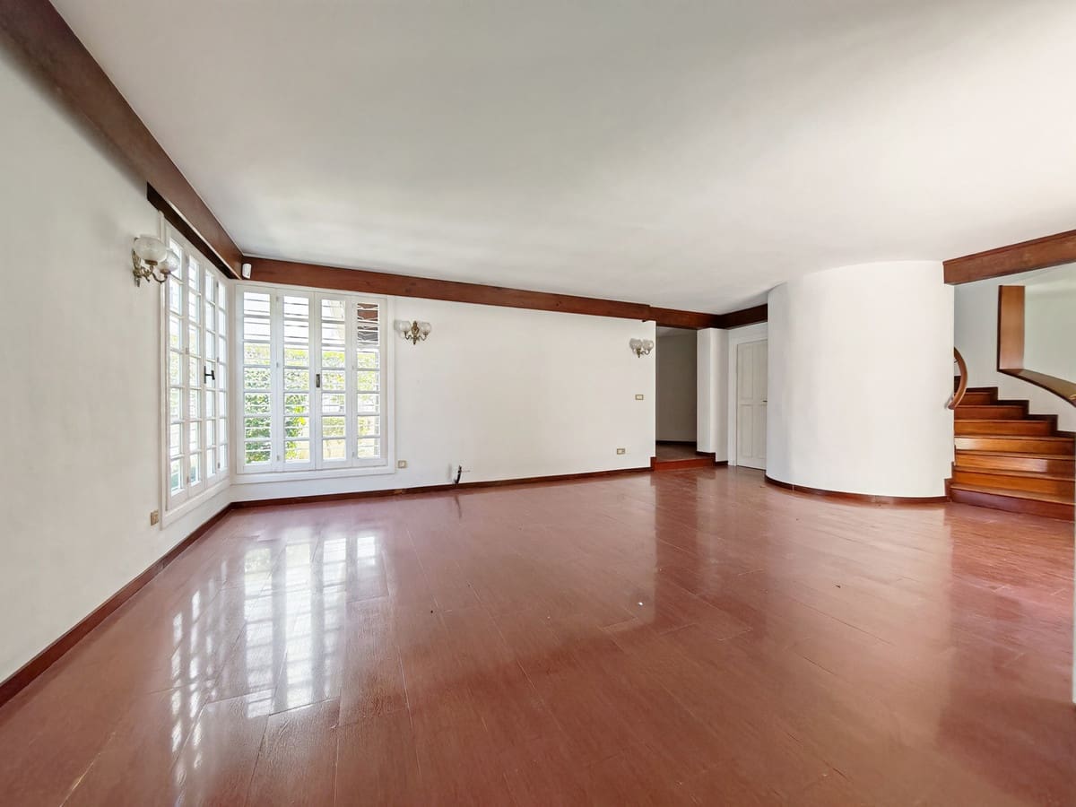 4 bedroom Villa for sale in Fuengirola with pool garage - € 1,800,000 (Ref: 9839221)