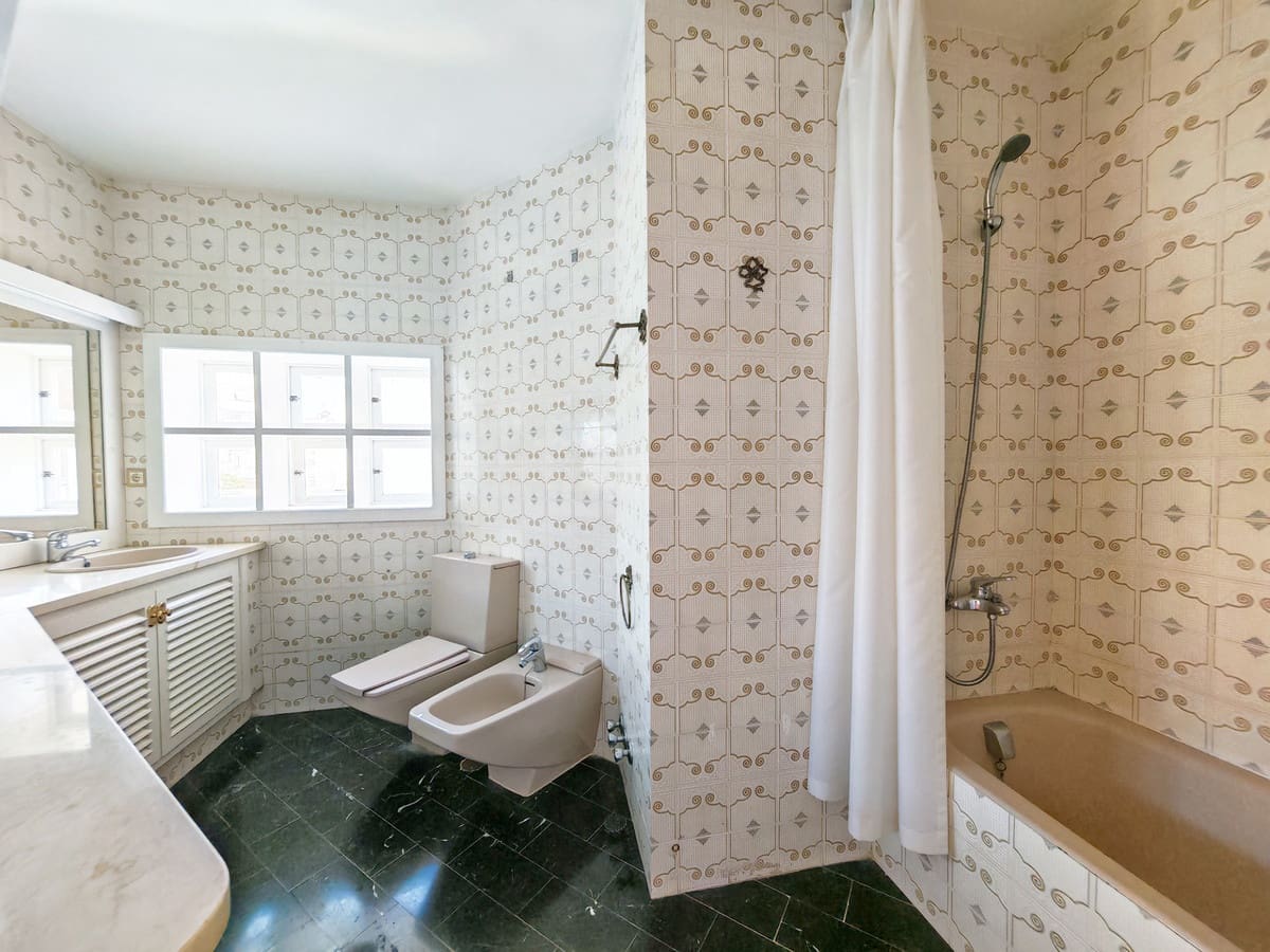 4 bedroom Villa for sale in Fuengirola with pool garage - € 1,800,000 (Ref: 9839221)