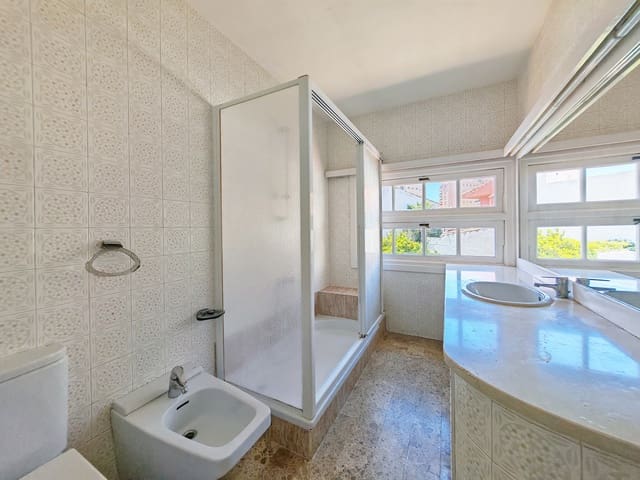 4 slaapkamer Villa te koop in Fuengirola met zwembad garage - € 1.800.000 (Ref: 9839221)