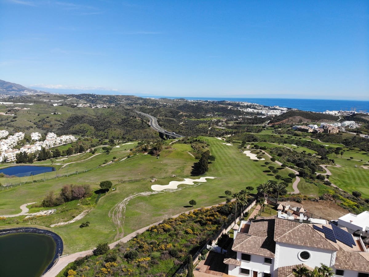 Ubebygd land til salgs i La Cala de Mijas - € 249 000 (Ref: 9846192)