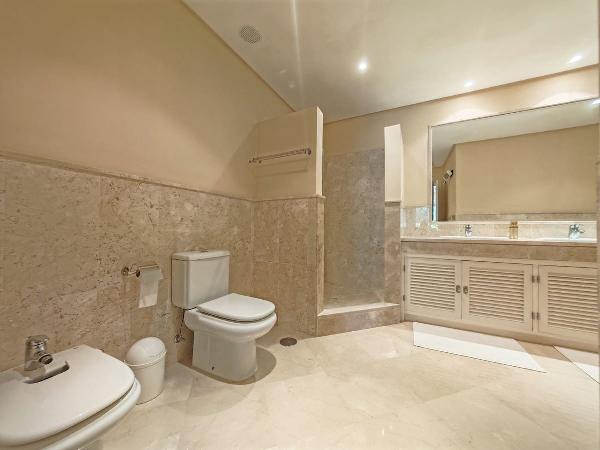2 bedroom Apartment for sale in La Mairena with pool garage - € 370,000 (Ref: 9849315)
