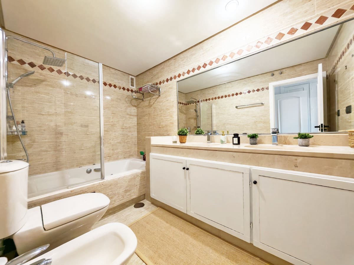 2 bedroom Apartment for sale in La Mairena with pool garage - € 375,000 (Ref: 9849316)