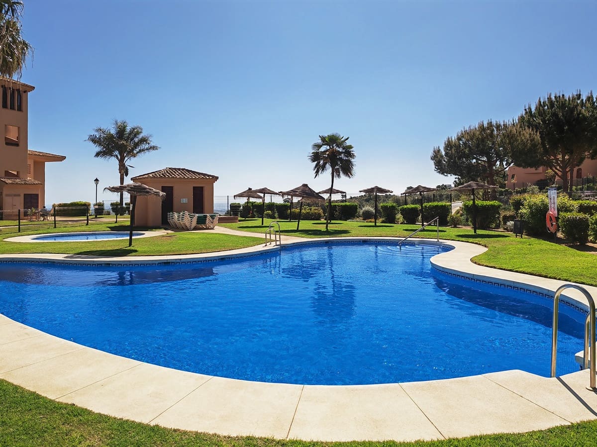 2 bedroom Apartment for sale in La Mairena with pool garage - € 375,000 (Ref: 9849316)