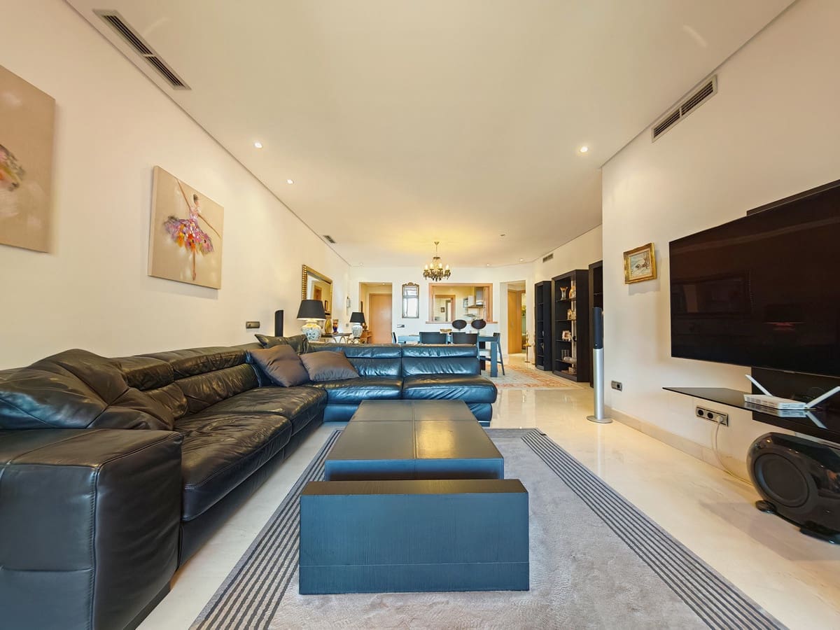3 bedroom Apartment for sale in Marbella with pool garage - € 1,595,000 (Ref: 9851718)