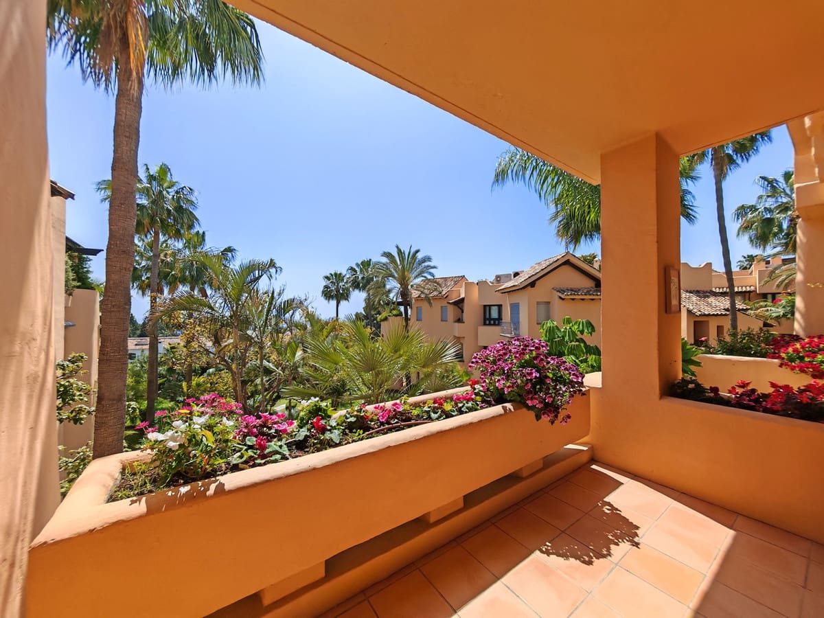 3 bedroom Apartment for sale in Marbella with pool garage - € 1,595,000 (Ref: 9851718)