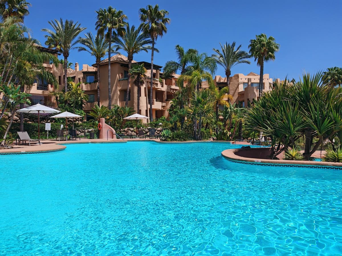 3 bedroom Apartment for sale in Marbella with pool garage - € 1,595,000 (Ref: 9851718)